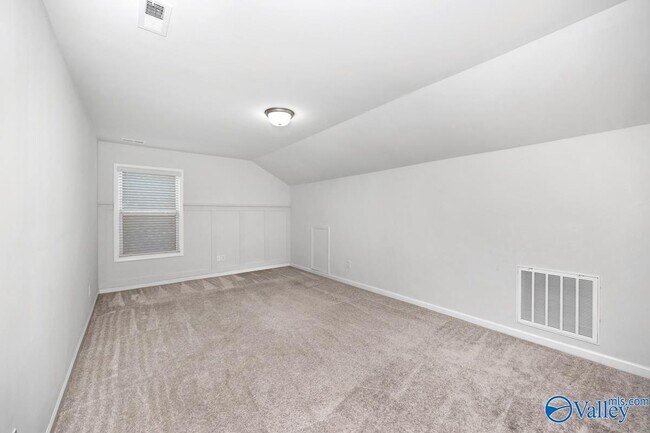 Building Photo - 171 Kingswood Dr