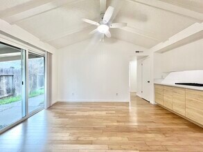 Building Photo - Spacious and recently remodeled 2 bedroom 1 bathroom duplex!