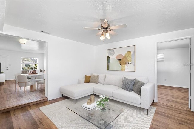 Building Photo - 1517 Gray St S