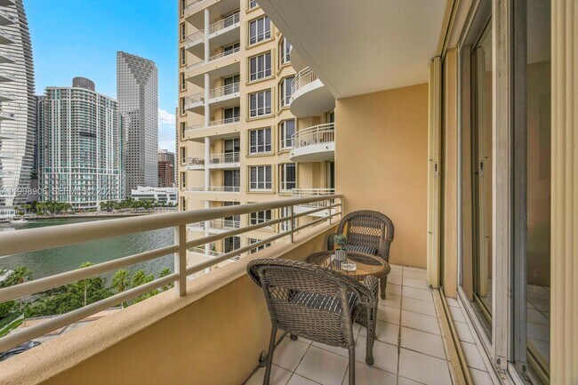 Building Photo - 888 Brickell Key Dr