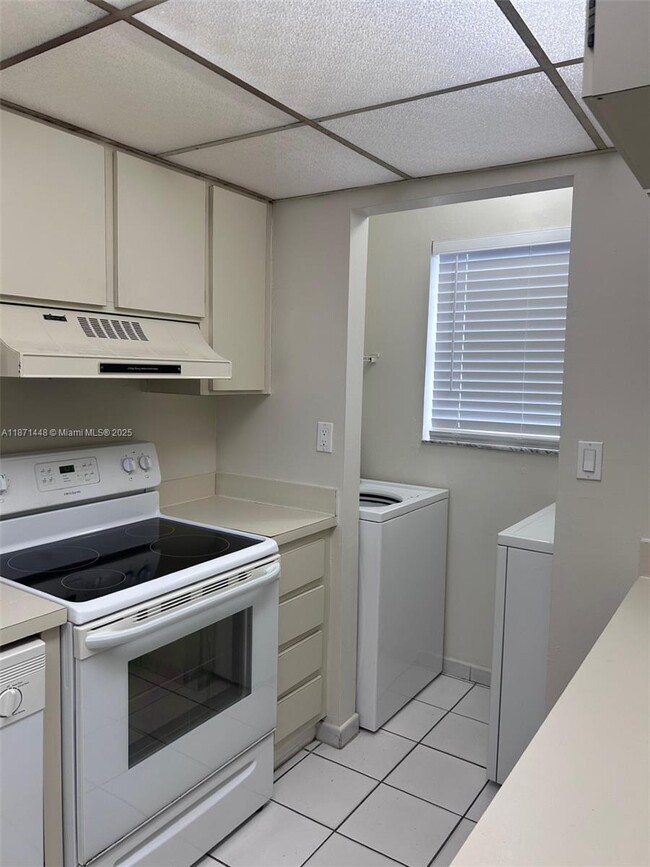 Building Photo - 8014 SW 151st Ct