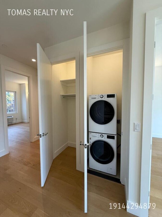 Building Photo - 3103 Sedgwick Ave