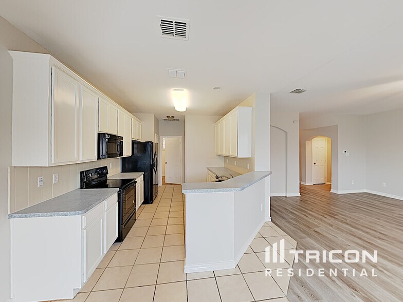 Building Photo - 813 Wolf Trail