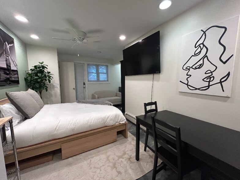 Building Photo - 137 W 600 N