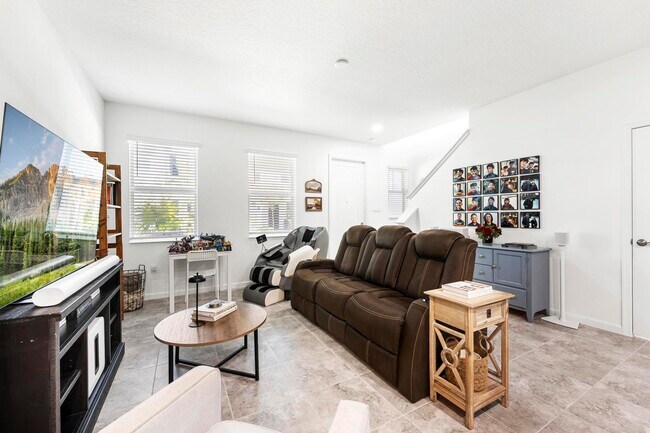 Building Photo - 16417 Mirabell Mnr Ln