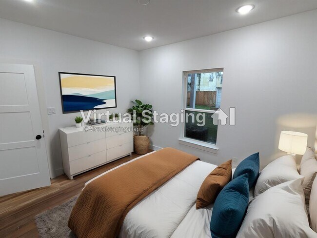 Building Photo - 2316 Gentry St