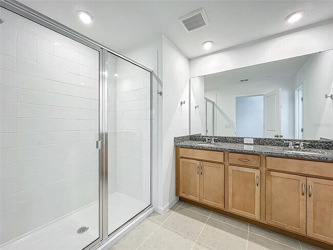 Building Photo - 9824 Walkway Dr