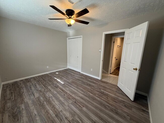 Building Photo - 16619 Capewood Dr