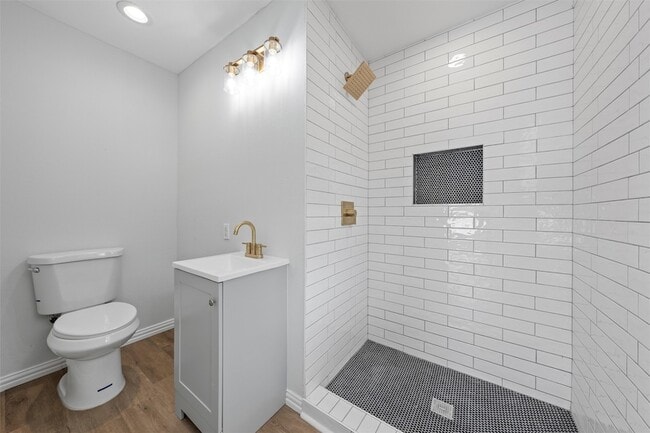 Building Photo - 2416 Lake Air Dr