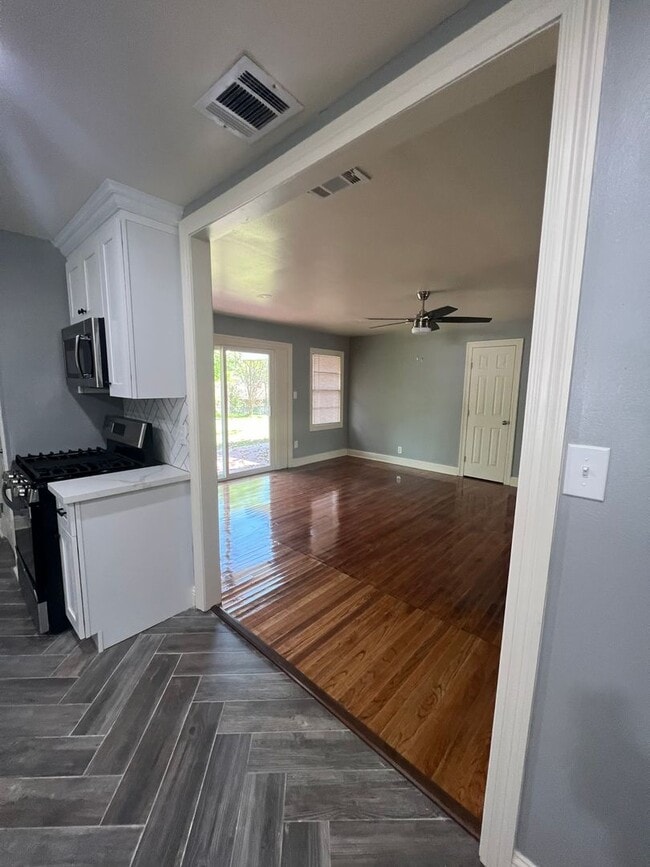 Building Photo - North Shreveport Home