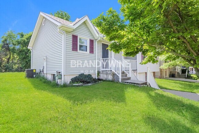 Building Photo - PARK HILL - 3+ BDRMS - 3 FULL BATHS AVAILA...