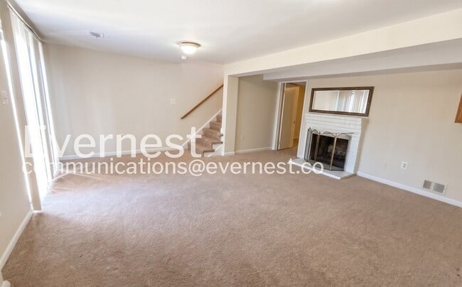 Building Photo - 2325 McClellan Ct