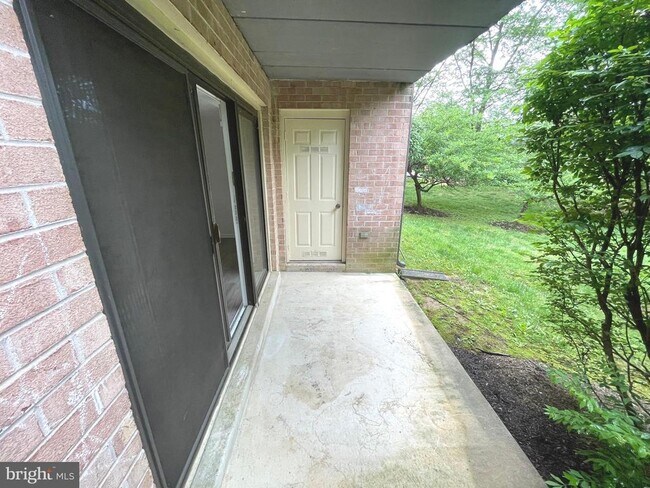 Building Photo - 62 Le Forge Ct