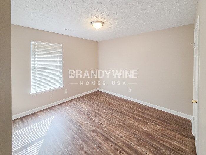 Building Photo - 2900 Rosecommons Dr