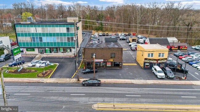 Building Photo - 807 Eastern Blvd