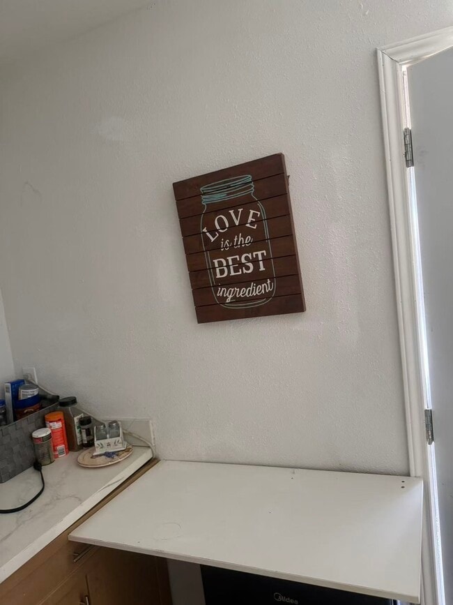 Building Photo - 6131 Fenske Ln