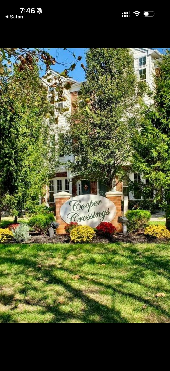 Building Photo - 834A S Warren St