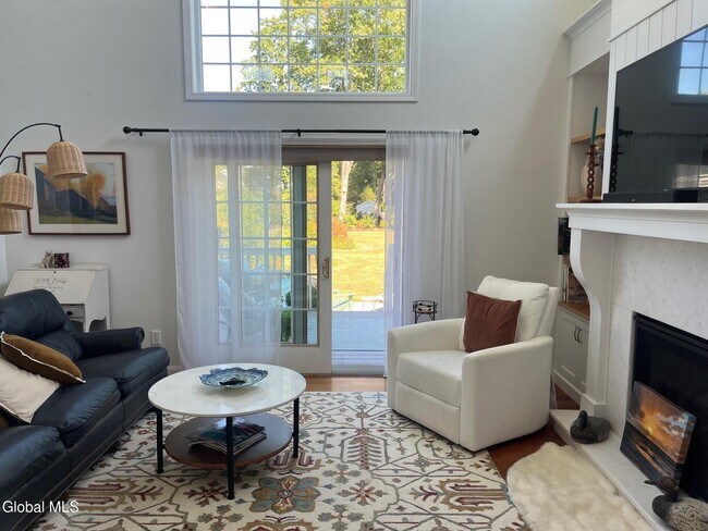 Building Photo - 68 Vista Dr