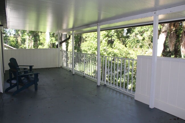 Building Photo - 2 bed 2 bath condo