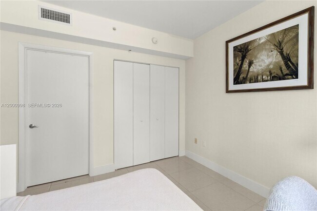 Building Photo - 92 SW 3rd St