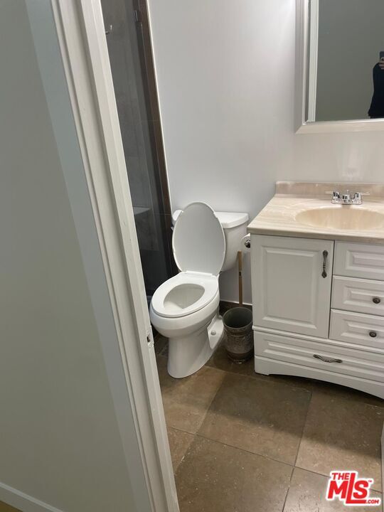 Building Photo - 8010 Longridge Ave