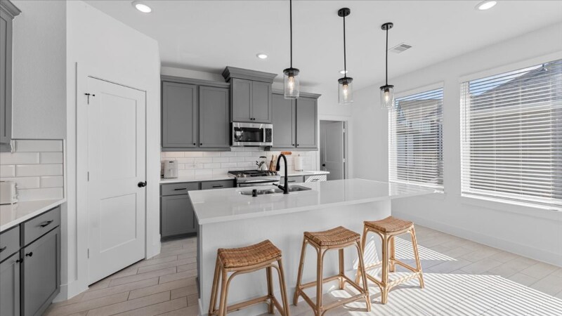 Building Photo - 15147 Colorado Bnd Pk Dr