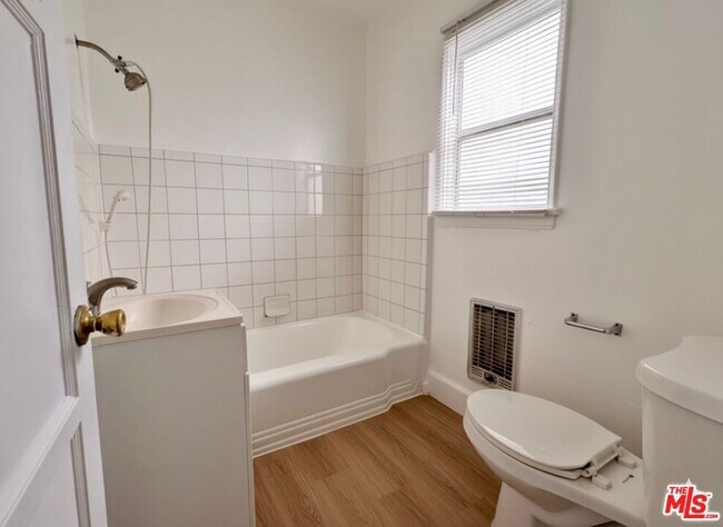 Building Photo - 2501 Venice Blvd.