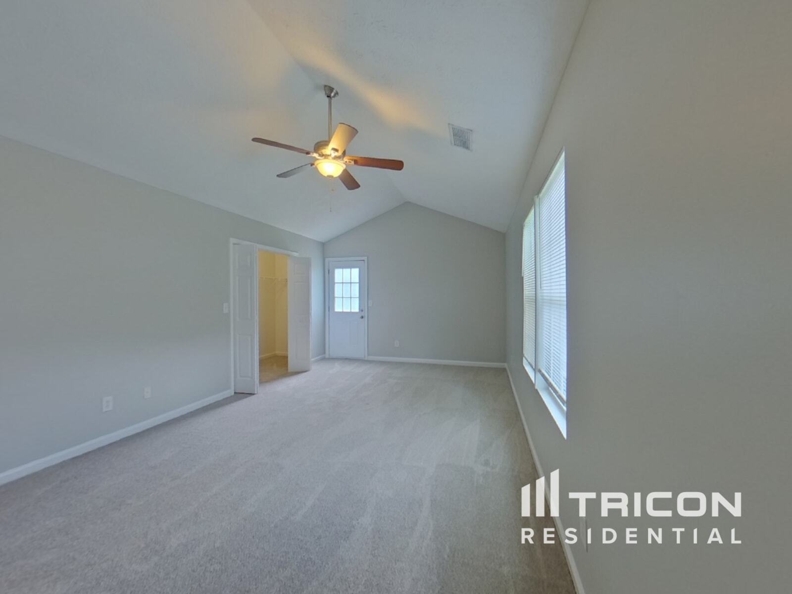 Building Photo - 1400 Meadow Ct