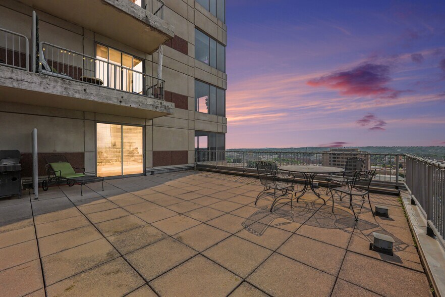 Building Photo - 148 Campau Cir NW