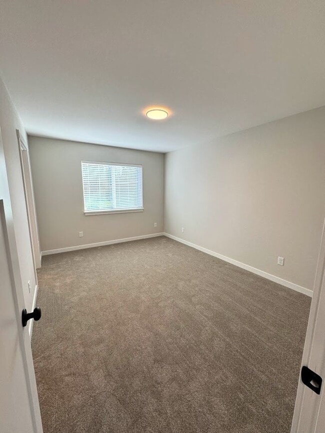 Building Photo - Newly Built 3 Bed, 2.5 Bath Cottage Homes with Free Wifi Internet