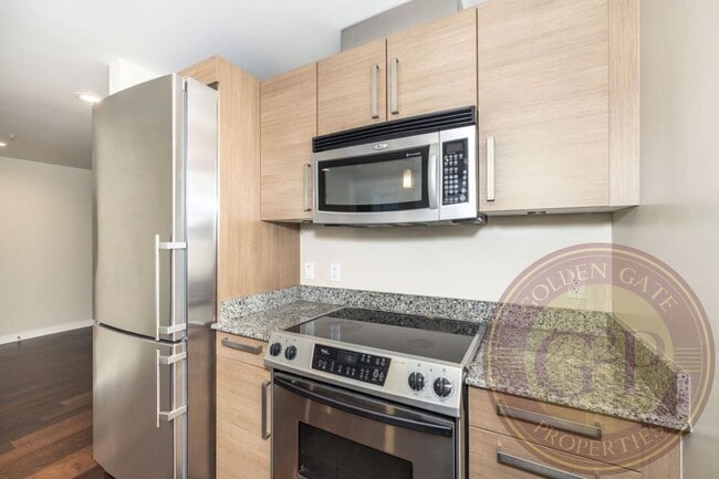 Building Photo - Hayes Valley - 2 BR, 2 BA Condo 947 Sq. Ft...
