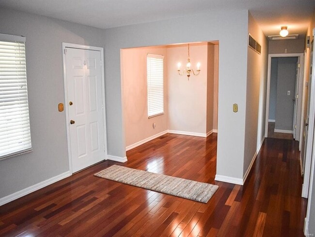 Building Photo - Great Webster Location!