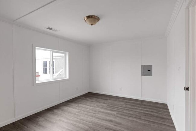 Building Photo - 149 1st Ave