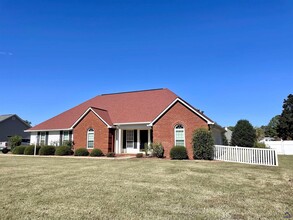 Building Photo - 205 Ellicott Dr