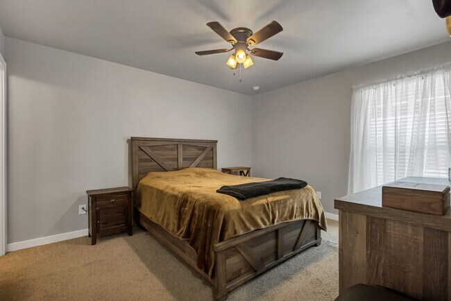 Building Photo - 2 Maverick Dr