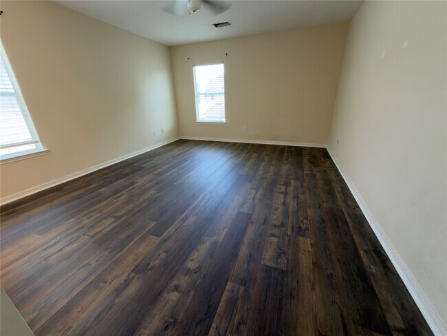 Building Photo - 4110 Royal Plantation Ln