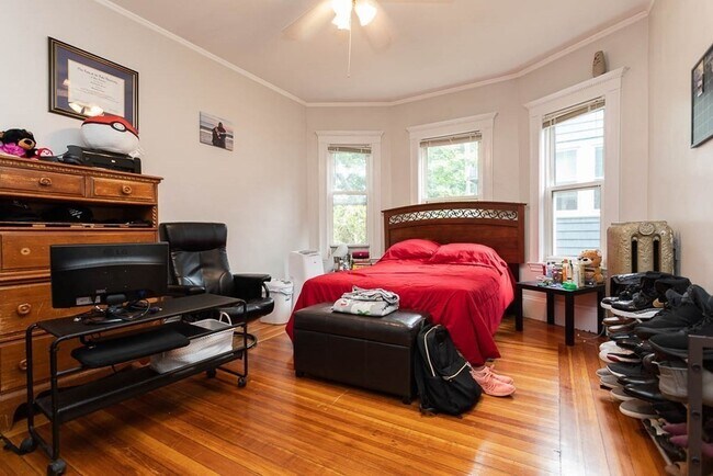 Building Photo - 177 Wachusett St