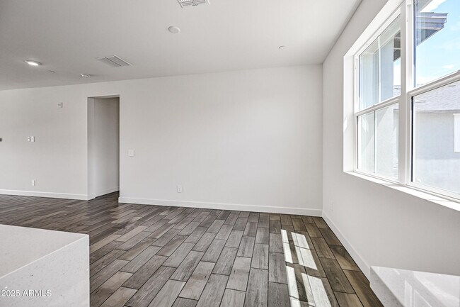 Building Photo - 11300 N Casa Dega Dr