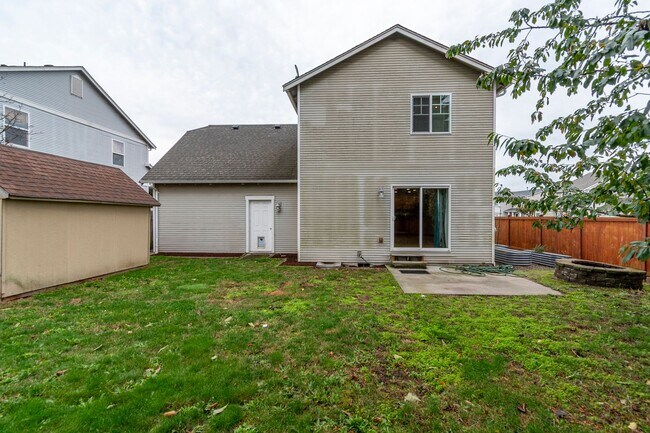 Building Photo - 3-bedroom, 2.5-bathroom Pet Friendly Home