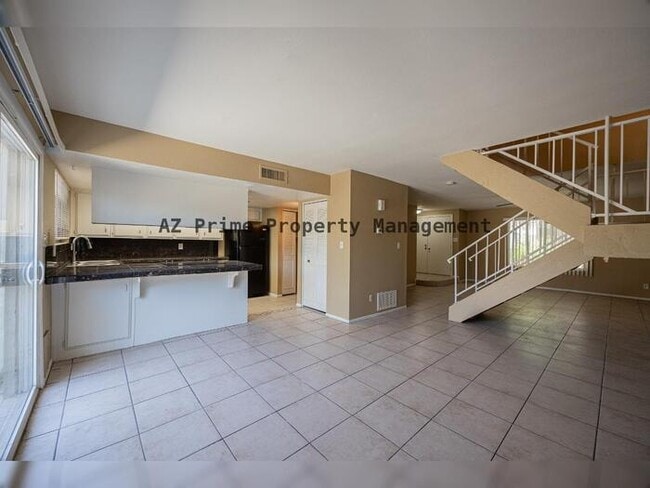 Building Photo - 8059 N 31st Ln