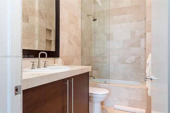 Building Photo - 5959 Collins Ave