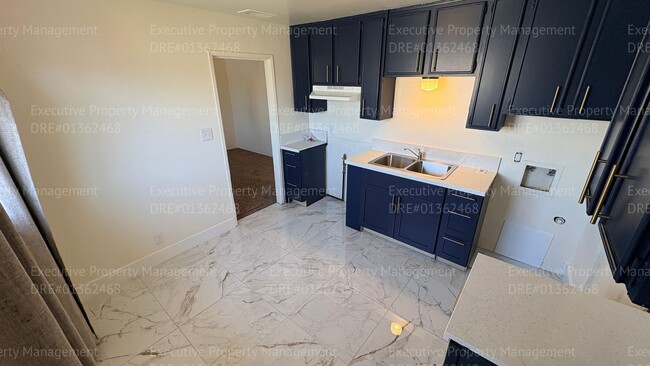 Building Photo - 925 8th St