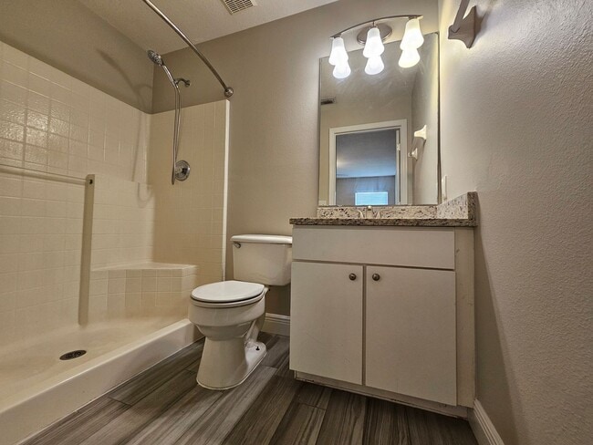 Building Photo - Charming 2-Bedroom, 2-Bath Condo with Private End-Unit Location!