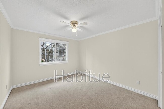 Building Photo - 393 E Trailside Dr