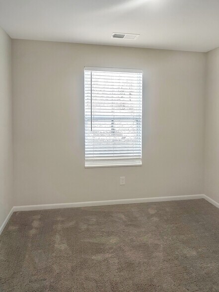 Building Photo - 4030 Highland Ave