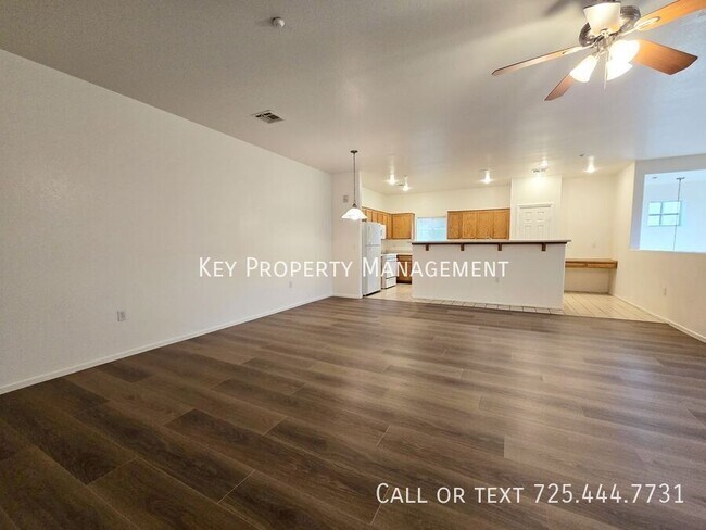 Building Photo - 5950 Barbosa Dr