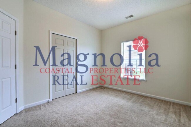 Building Photo - 3 Bedroom 2 Bathroom Live Oak - Richmond Hill