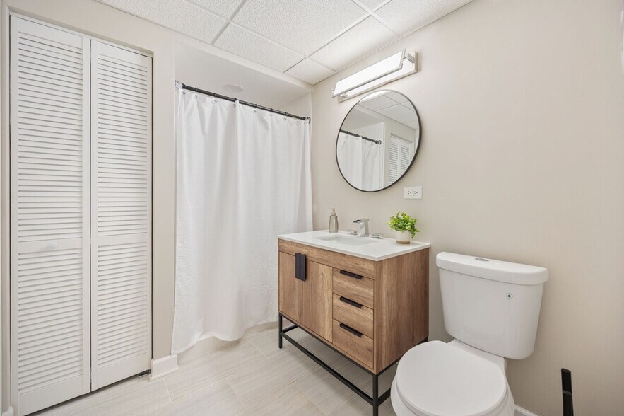 Building Photo - 14237 S Newberg Ct