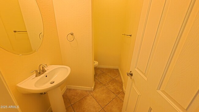 Building Photo - 3742 E Comstock Dr