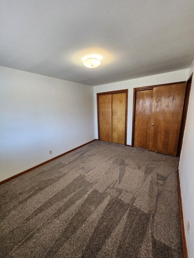 Building Photo - Swords & Rohmann